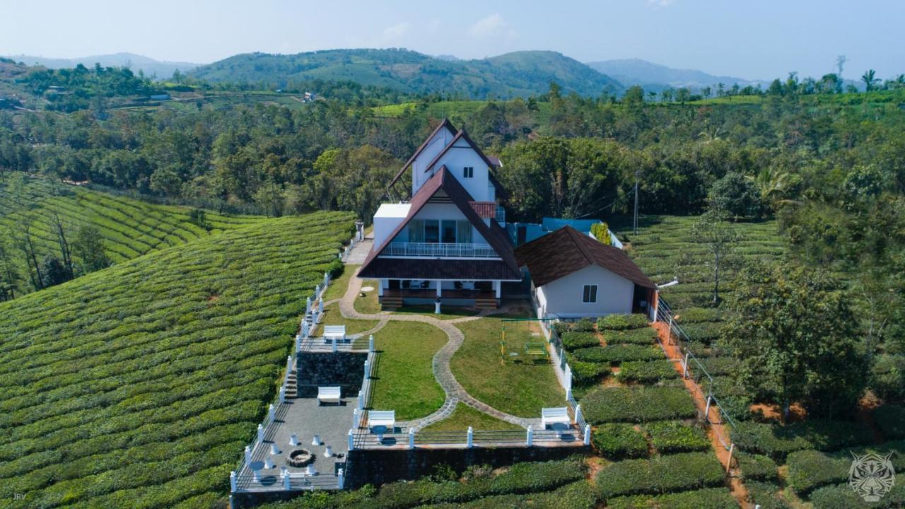 The Highlander Hotel Вагамон Екстериор снимка